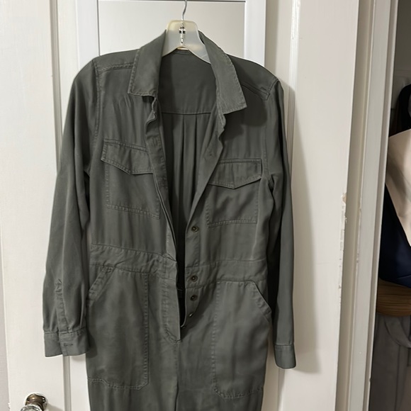 Marine layer Frida jumpsuit - Picture 3 of 5